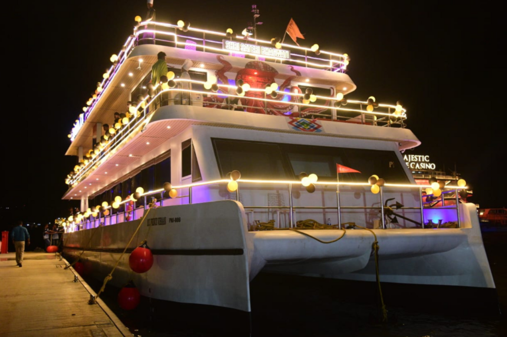 dinner cruise in goa